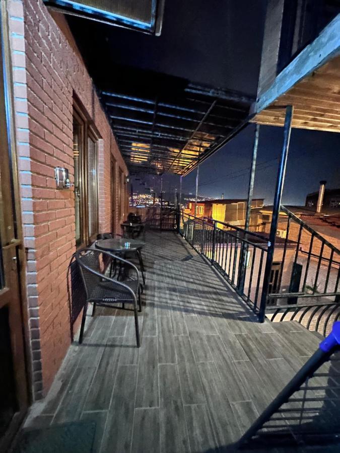9 Borbalo Street Apartment With Terrace Tbiliszi Kültér fotó