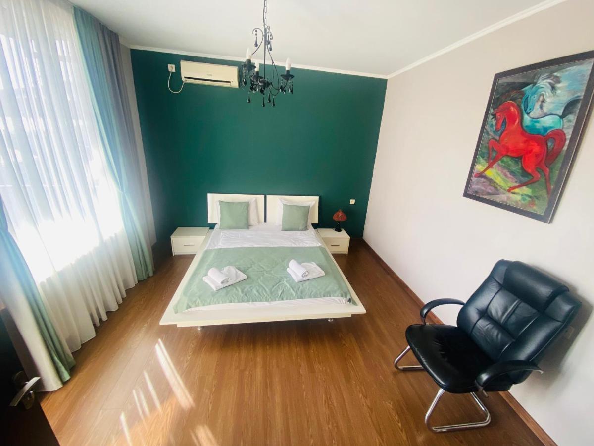 9 Borbalo Street Apartment With Terrace Tbiliszi Kültér fotó