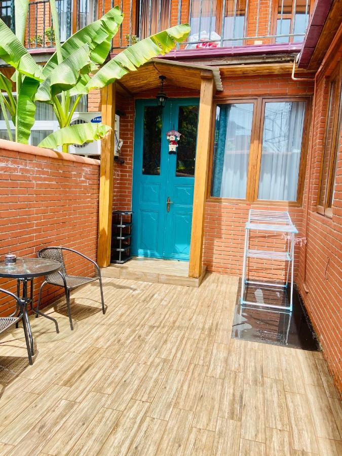 9 Borbalo Street Apartment With Terrace Tbiliszi Kültér fotó