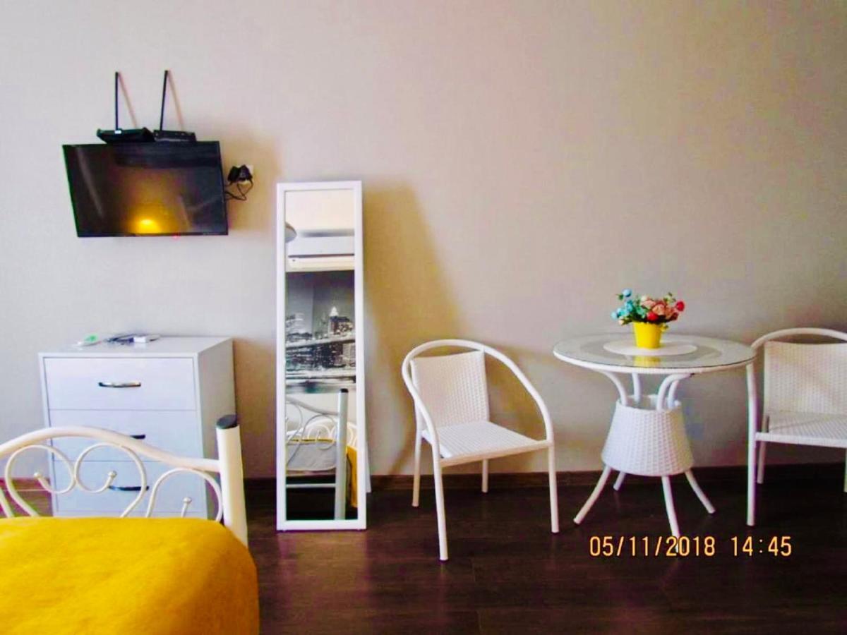 9 Borbalo Street Apartment With Terrace Tbiliszi Kültér fotó